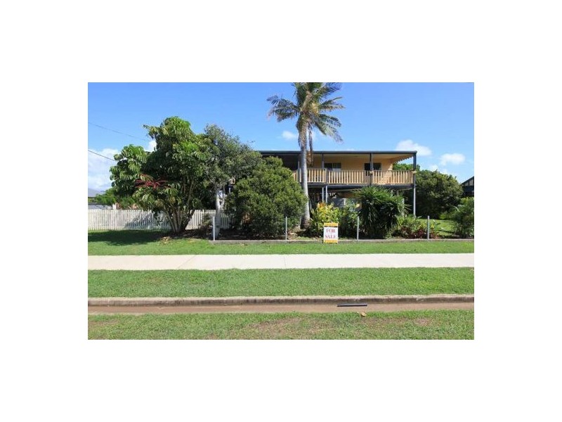 19 Burnett Heads Road, Burnett Heads QLD 4670