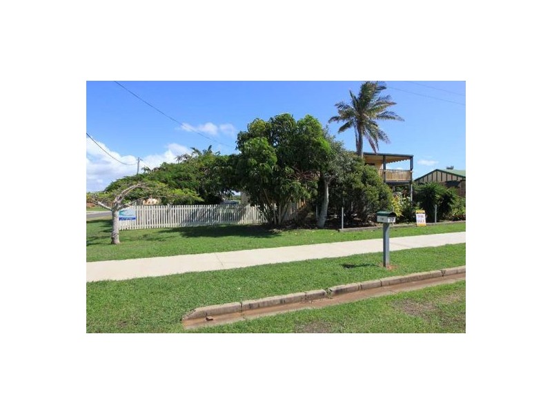 19 Burnett Heads Road, Burnett Heads QLD 4670