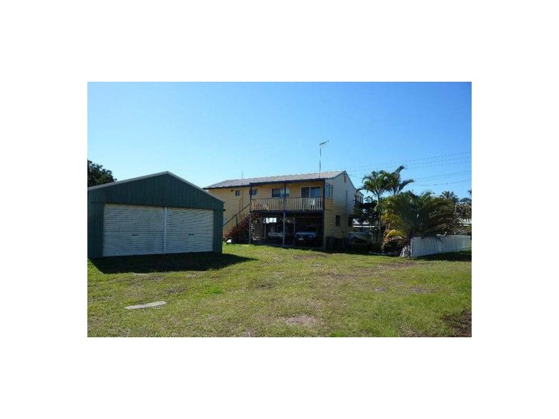 19 Burnett Heads Road, Burnett Heads QLD 4670