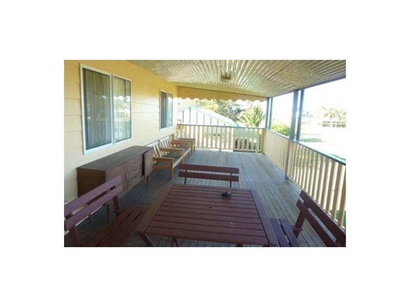 19 Burnett Heads Road, Burnett Heads QLD 4670