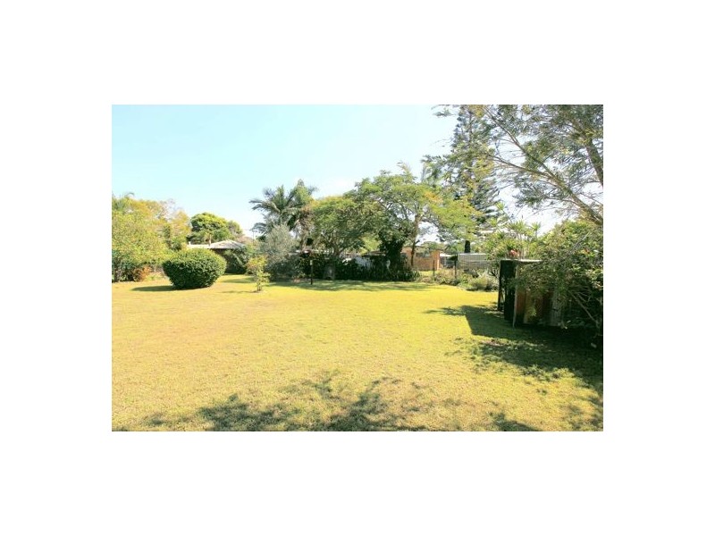 11 Wilson Street, Kepnock QLD 4670