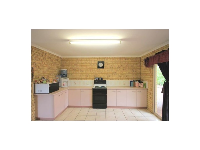 27 Jefferis Street, Bundaberg North QLD 4670