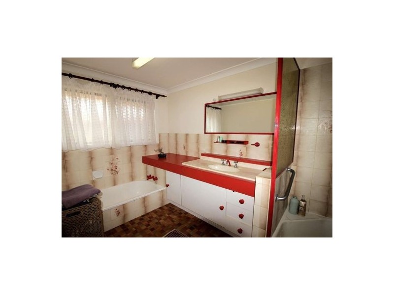 15 Strathdee Avenue, Bundaberg South QLD 4670
