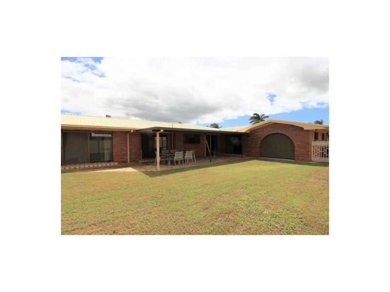 15 Strathdee Avenue, Bundaberg South QLD 4670