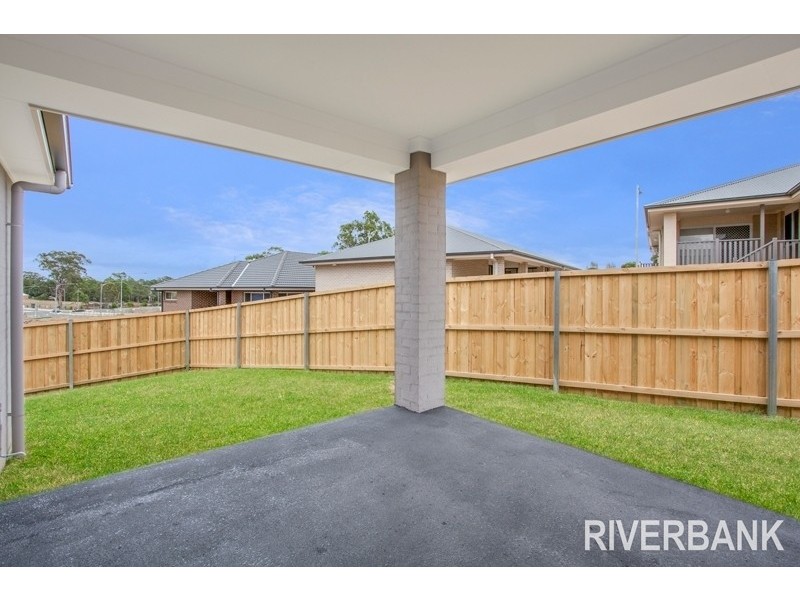 4 Sophia Place, Elderslie NSW 2570