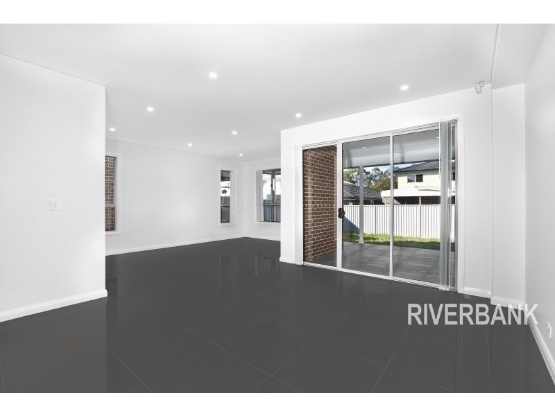 13 Glenholme Drive, Glenmore Park NSW 2745