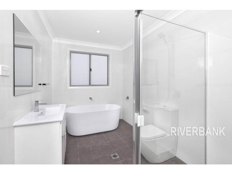 13 Glenholme Drive, Glenmore Park NSW 2745