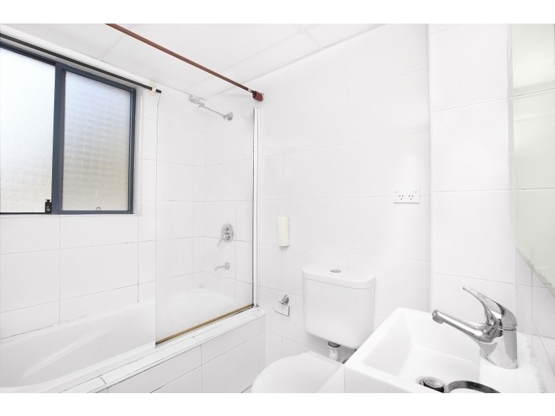 4/38-40 Memorial Avenue, Merrylands NSW 2160