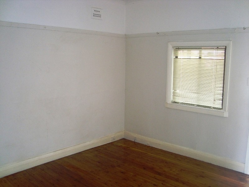 8 Broughton Street, Guildford NSW 2161