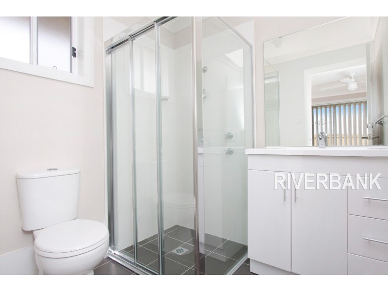 40 Glory Road, Glenfield NSW 2167