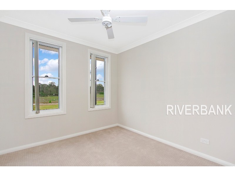 35 Finsbury Circuit, Ropes Crossing NSW 2760