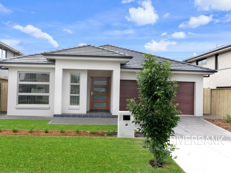 5 Oakhill Crescent, Colebee NSW 2761