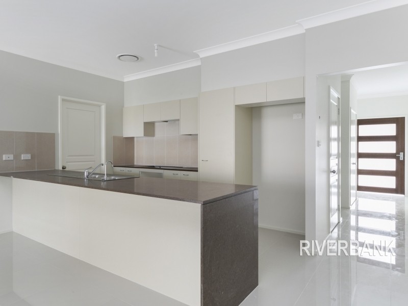 5 Oakhill Crescent, Colebee NSW 2761