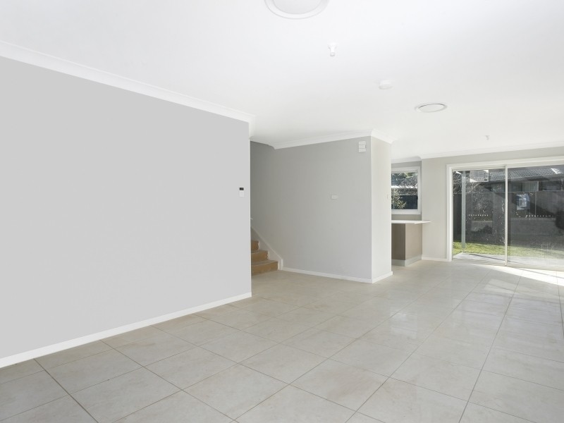 4/42 Gumdale Avenue, St Johns Park NSW 2176