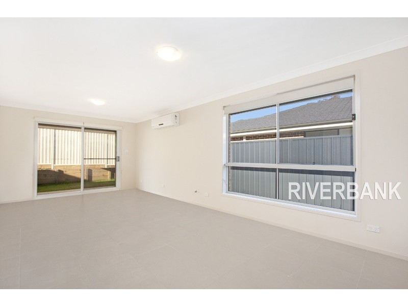 28  Affleck Gardens, Middleton Grange NSW 2171