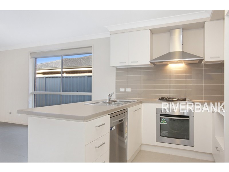 28  Affleck Gardens, Middleton Grange NSW 2171