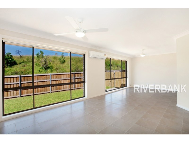 7 Guardian Crescent, Glenfield NSW 2167