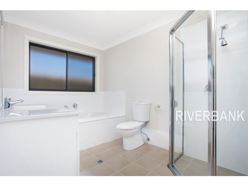 7 Guardian Crescent, Glenfield NSW 2167