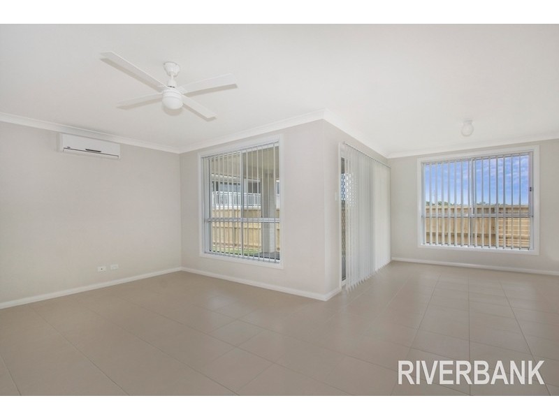 18 Lorimer Crescent, Elderslie NSW 2570