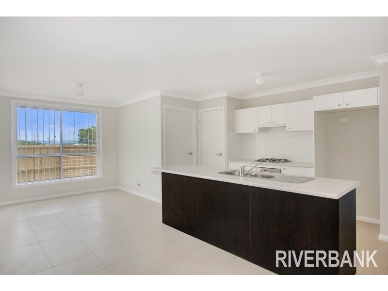 18 Lorimer Crescent, Elderslie NSW 2570