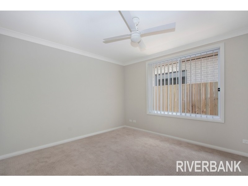 18 Lorimer Crescent, Elderslie NSW 2570