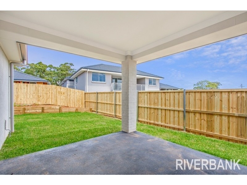 18 Lorimer Crescent, Elderslie NSW 2570