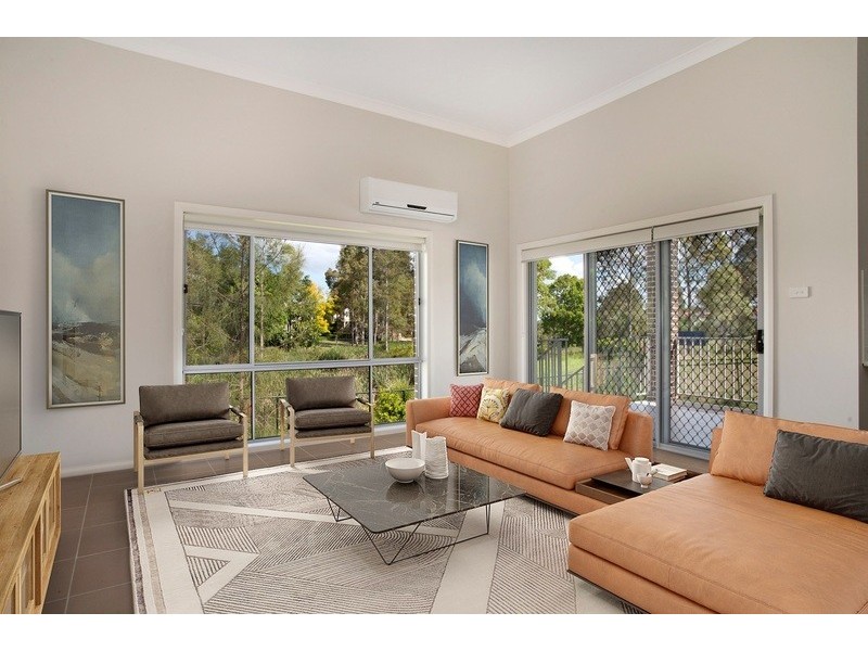 11 Jarvisfield Place, Macquarie Links NSW 2565