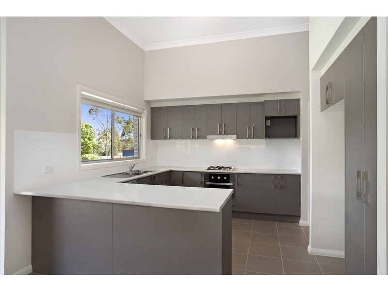 11 Jarvisfield Place, Macquarie Links NSW 2565