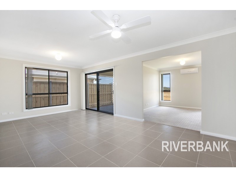 19 Asimus Circuit, Elderslie NSW 2570