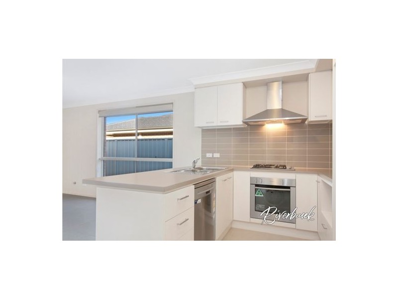 28 Affleck Gardens, Middleton Grange NSW 2171