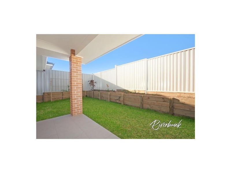 28 Affleck Gardens, Middleton Grange NSW 2171
