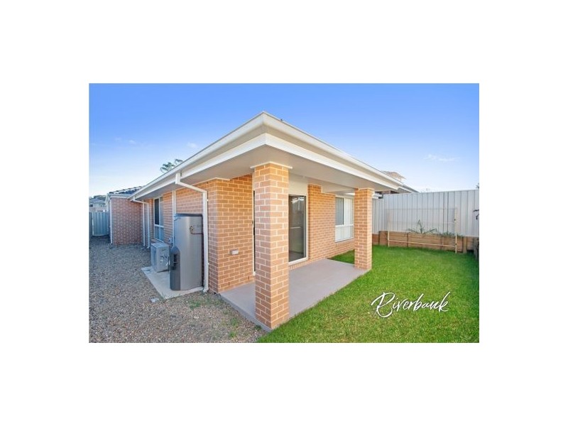 28 Affleck Gardens, Middleton Grange NSW 2171