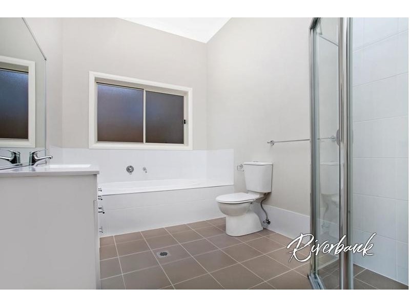 9 Dromedary Place, Macquarie Links NSW 2565