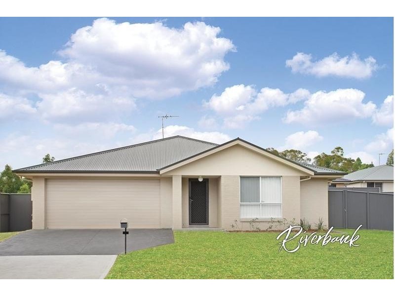 27 Townsend Crescent, Ropes Crossing NSW 2760