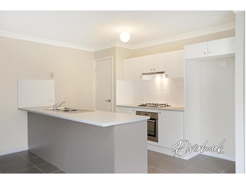 27 Townsend Crescent, Ropes Crossing NSW 2760