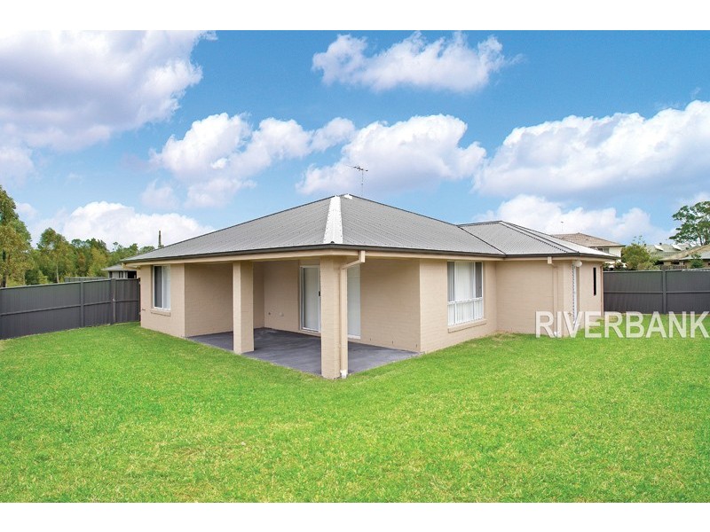27 Townsend Crescent, Ropes Crossing NSW 2760