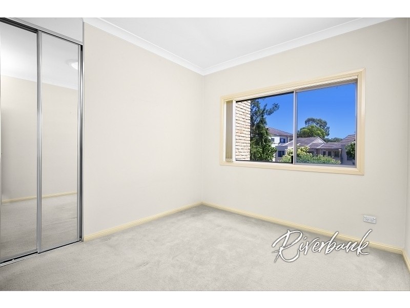 8/8 Refractory Court, Holroyd NSW 2142