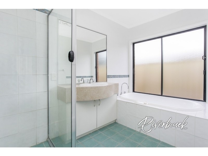 50 Archibald Crescent, Rosemeadow NSW 2560