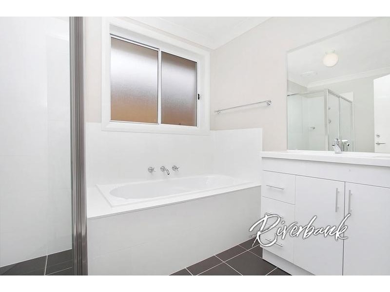 14 Fortune Street, Glenfield NSW 2167