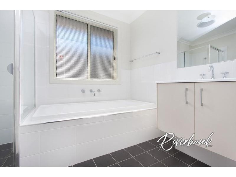 6 Foothills Terrace, Glenmore Park NSW 2745