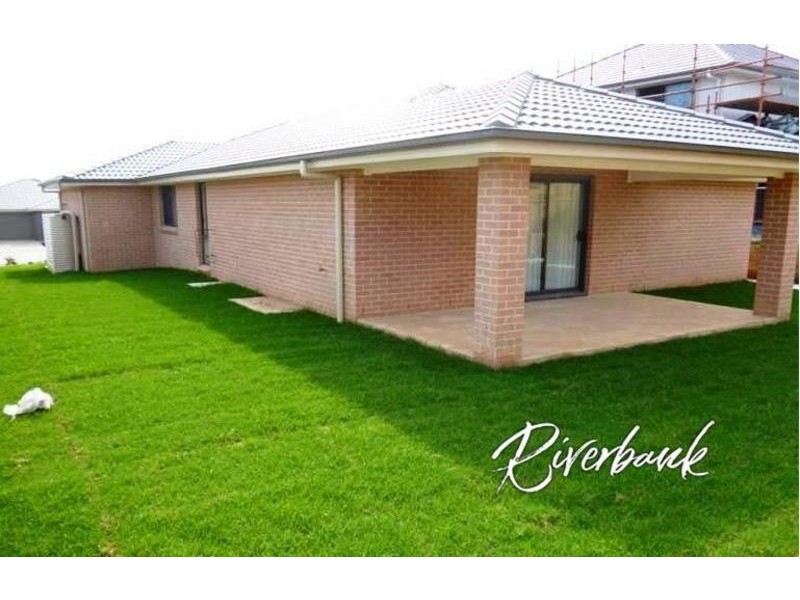 6 Foothills Terrace, Glenmore Park NSW 2745