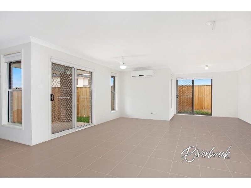 26 Tottenham Place, Glenfield NSW 2167