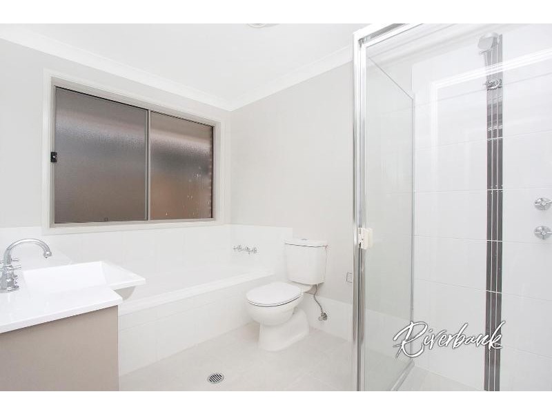 26 Tottenham Place, Glenfield NSW 2167