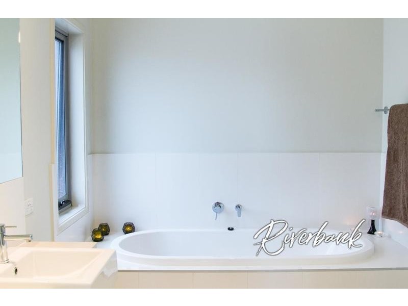 13 Daruga Avenue, Pemulwuy NSW 2145