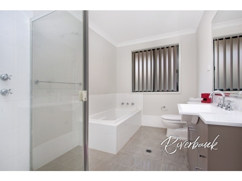 111 Flynn Avenue, Middleton Grange NSW 2171