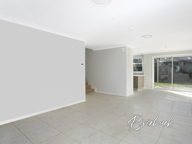 4/42-44 Gumdale Avenue, St Johns Park NSW 2176