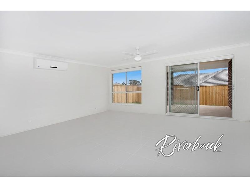 6 Fortune Street, Glenfield NSW 2167