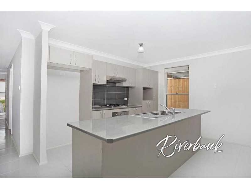 6 Fortune Street, Glenfield NSW 2167