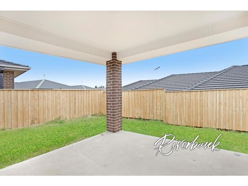 6 Fortune Street, Glenfield NSW 2167