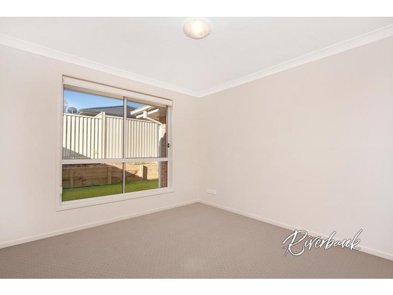 28 Affleck Gardens, Middleton Grange NSW 2171